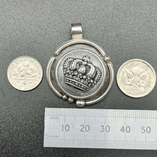 Crown pendant royal pendant Crown button pendant Antique Crown button