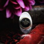 "Enrica" Black and Gold Crown button Ring - Image 2