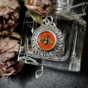 Vintage Gucci Bee Button Necklace