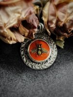 Vintage Gucci Bee Button Necklace